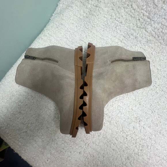 SOREL Joan of Arctic Wedge III Zip Boot in Omega Taupe Size 7 Wedge Heel Boots - Picture 7 of 9